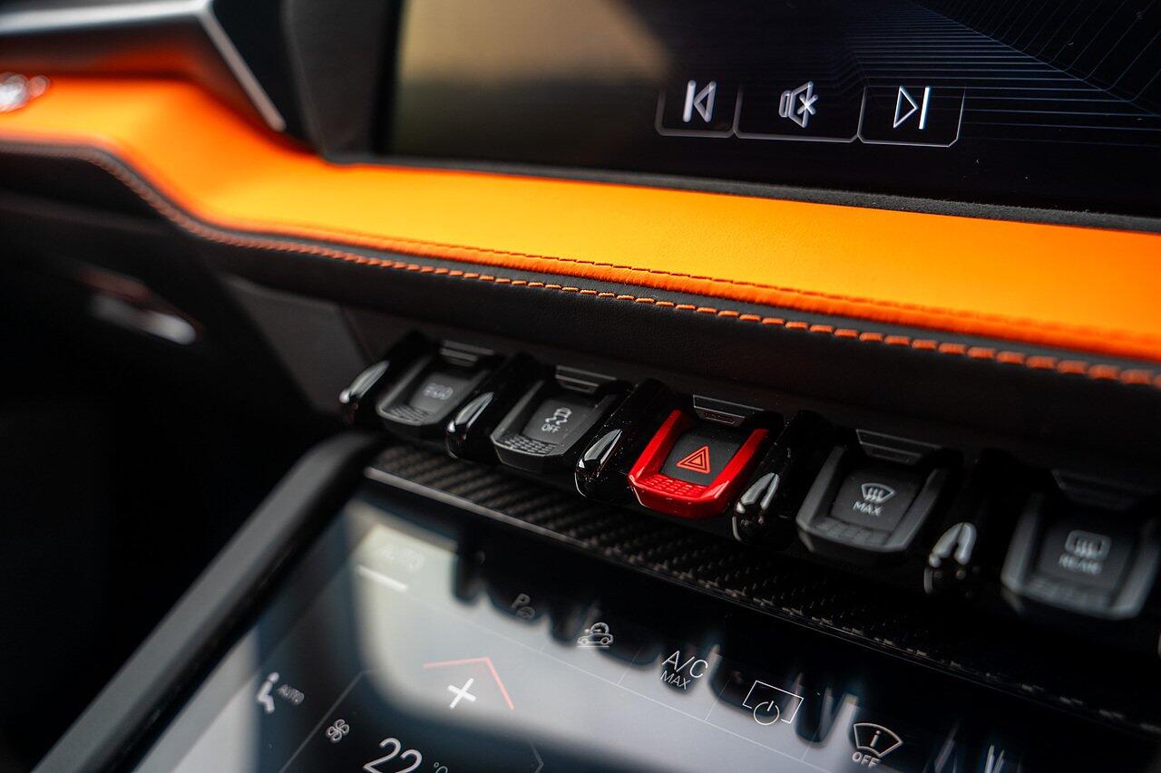 Lamborghini Urus view 57