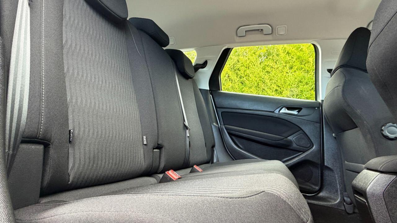 Peugeot 308 view 12