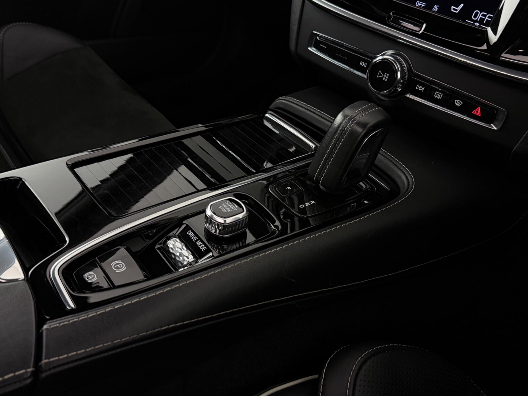 Volvo S90 view 25
