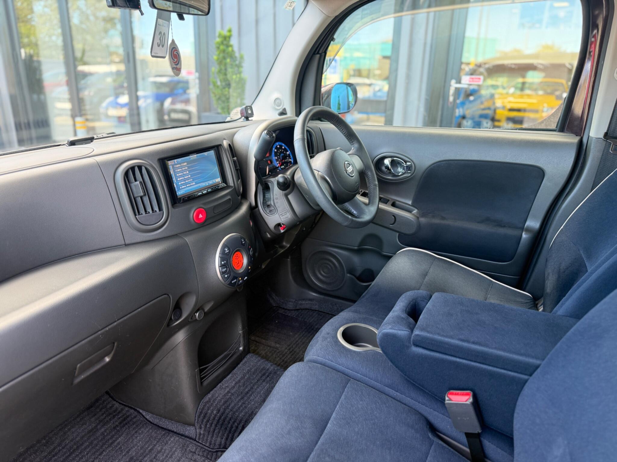 Nissan Cube view 2