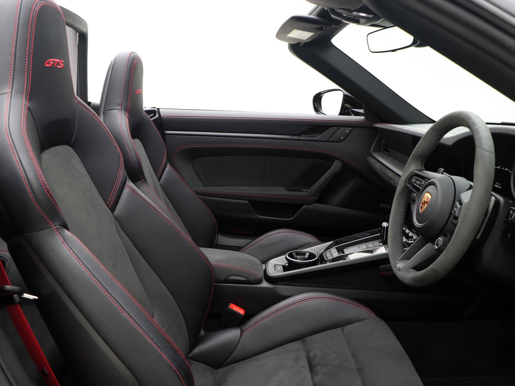 Porsche 911 view 31
