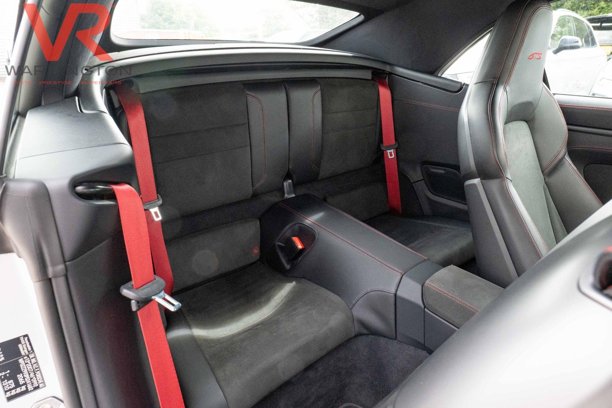 Porsche 911 view 36