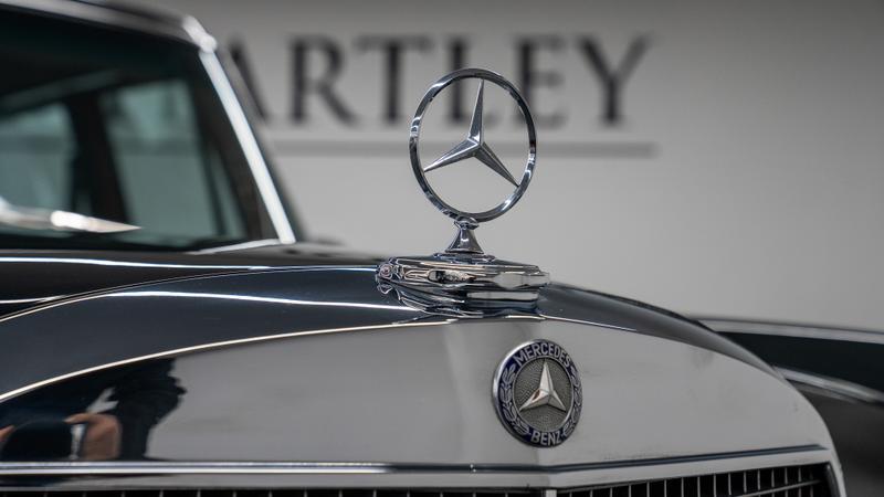 Mercedes-Benz 600 view 9