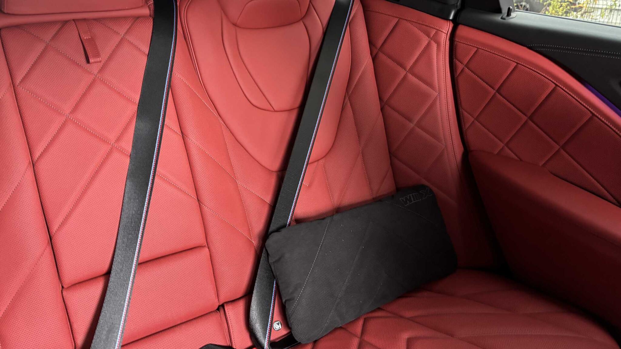 BMW XM view 24