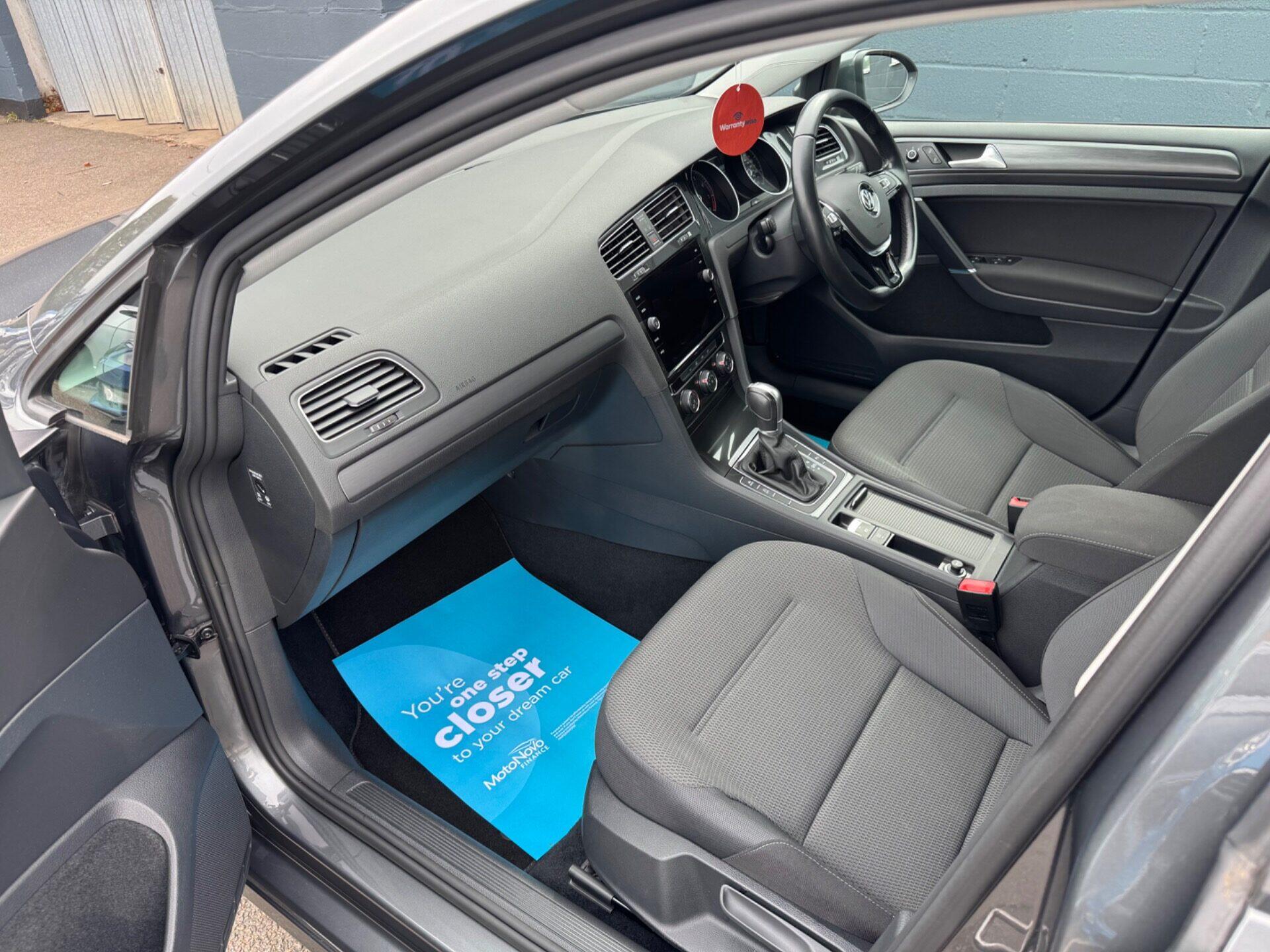 Volkswagen Golf view 25