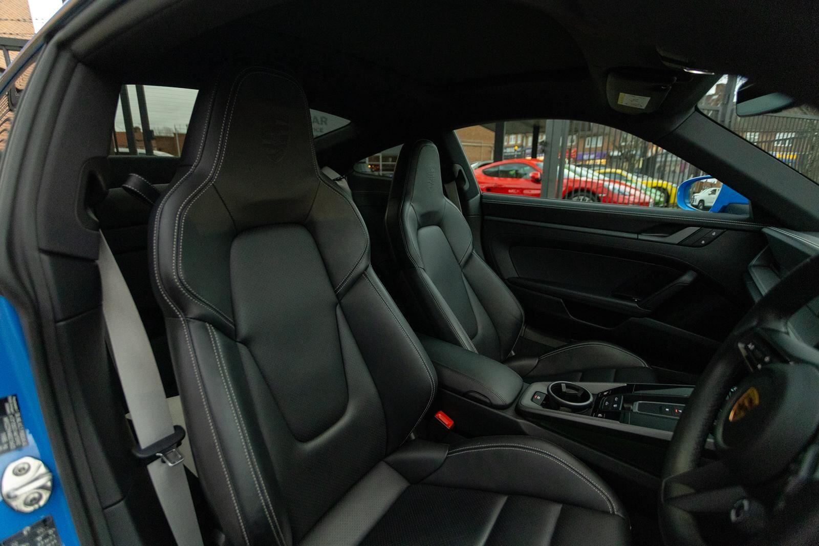 Porsche 911 view 15