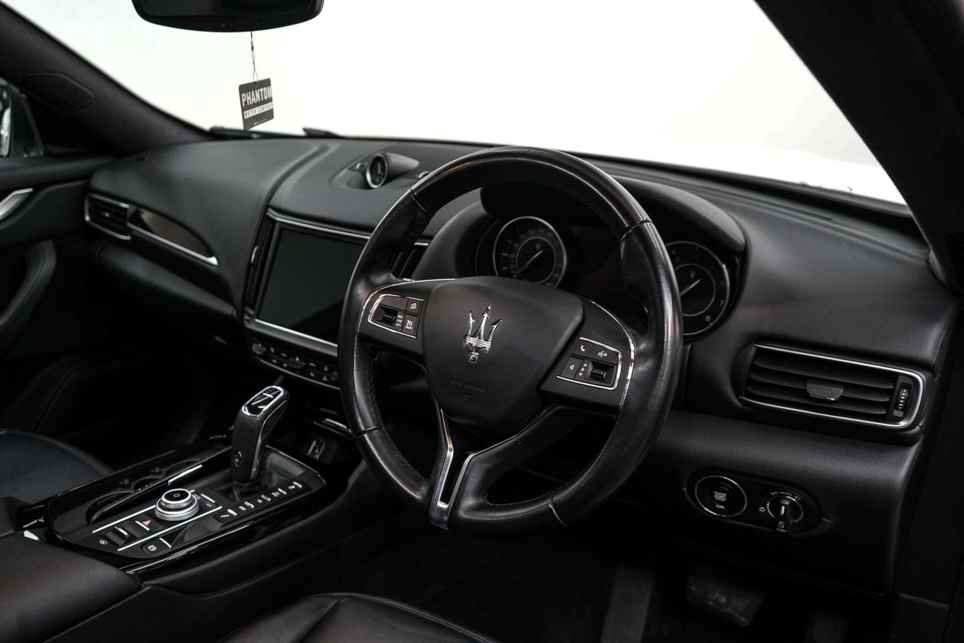 Maserati Levante view 12