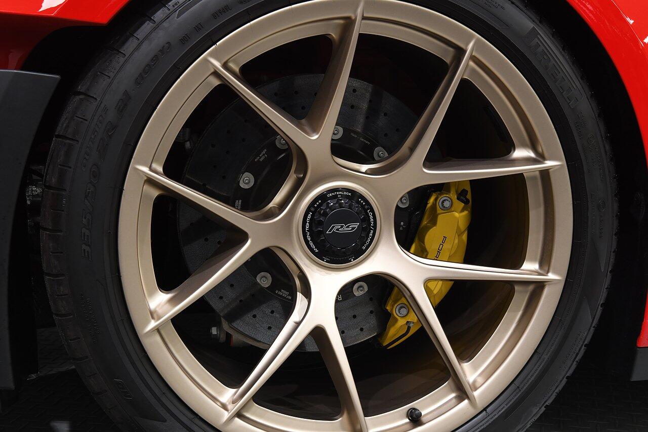 Porsche 911 view 52