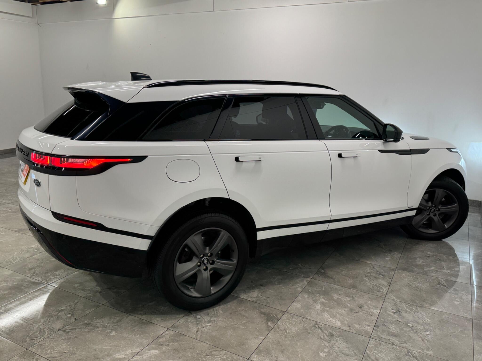 Land Rover Range Rover Velar view 8