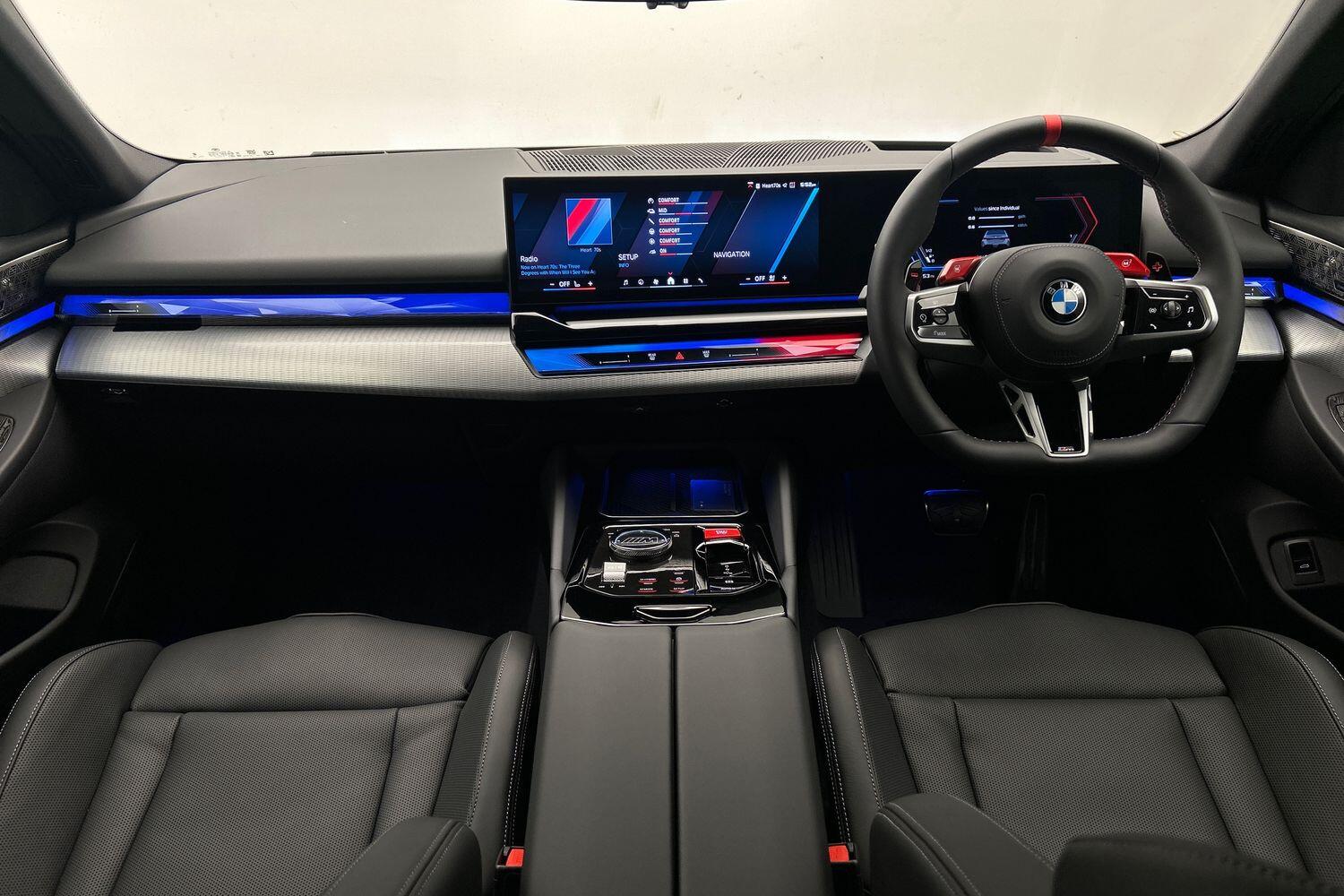 BMW M5 view 4