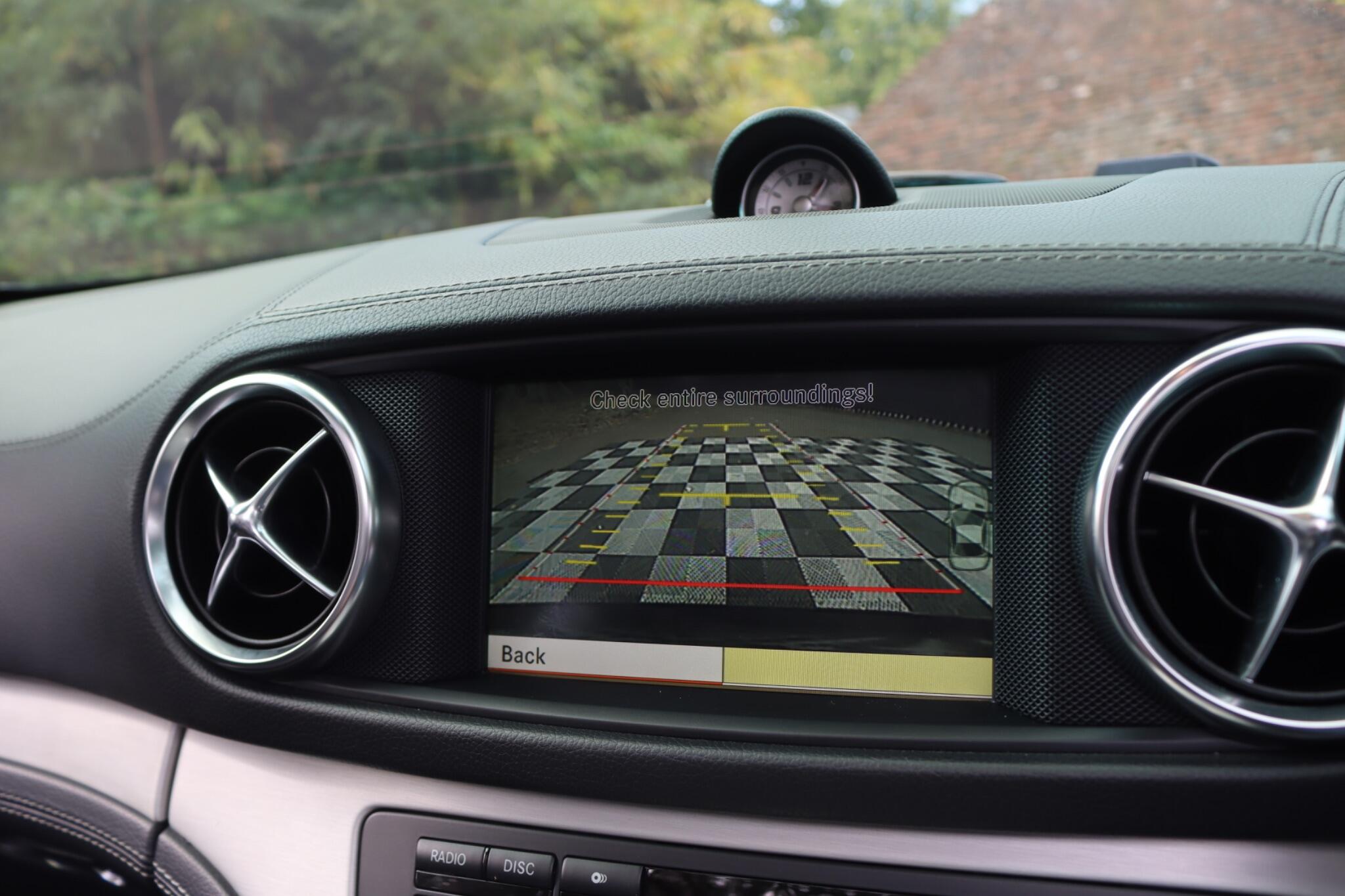 Mercedes-Benz SL view 52