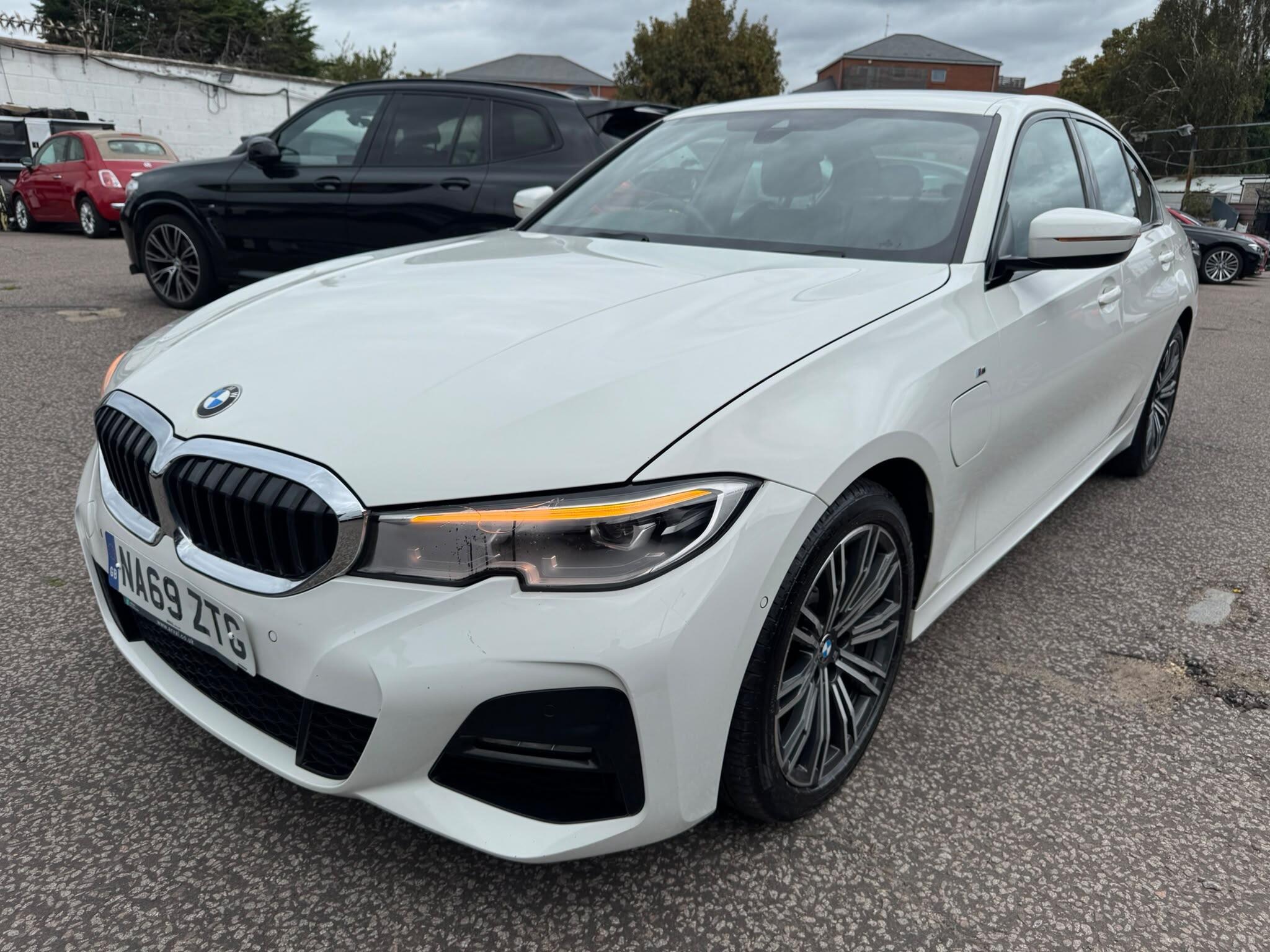 BMW 3 Series view 18