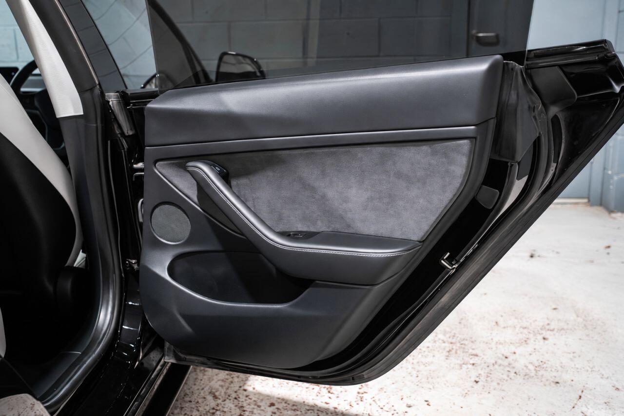 Tesla Model 3 view 21