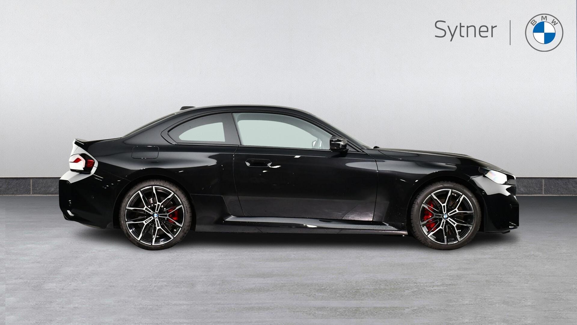 BMW M2 view 3