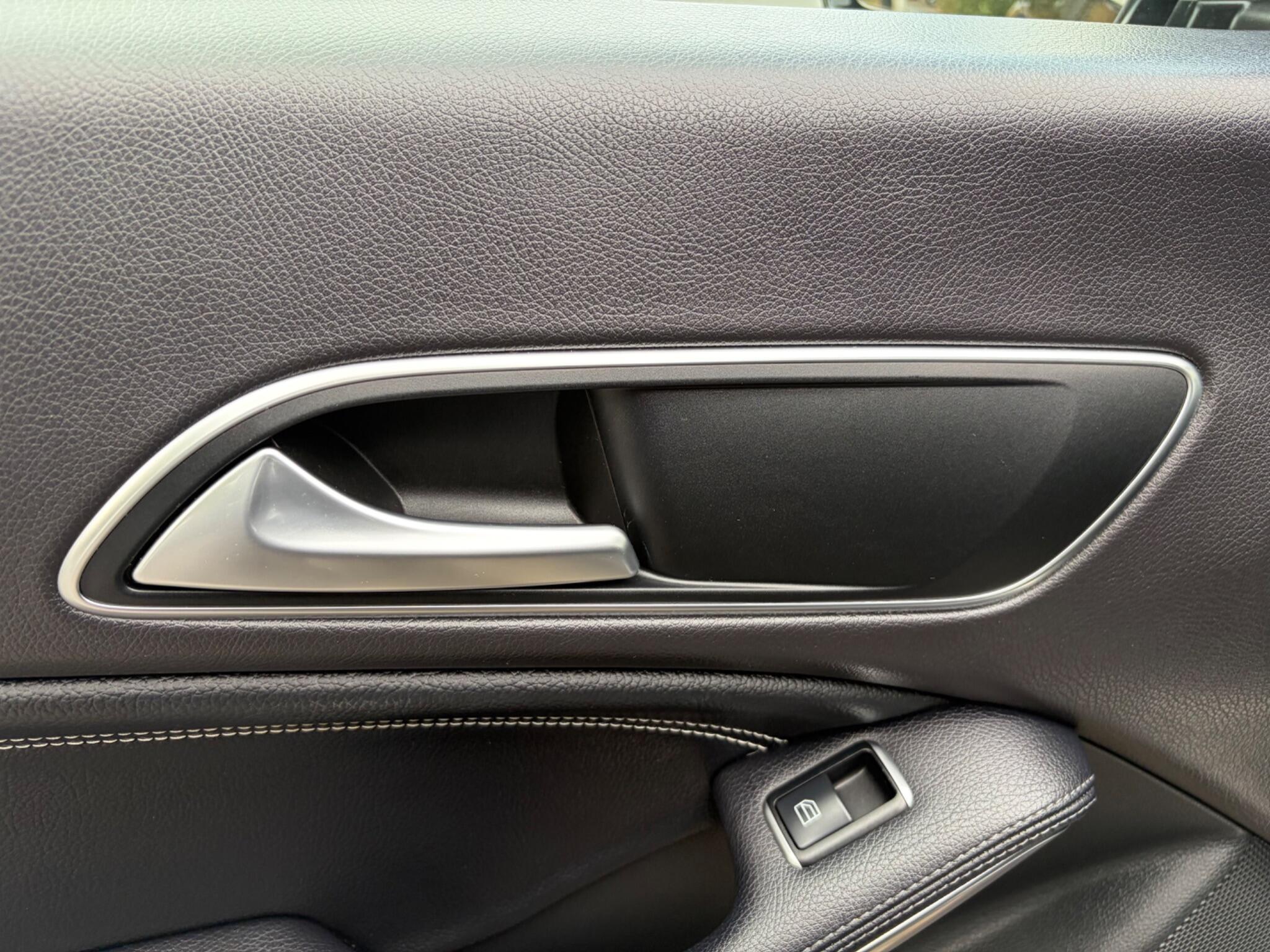 Mercedes-Benz Cla view 85