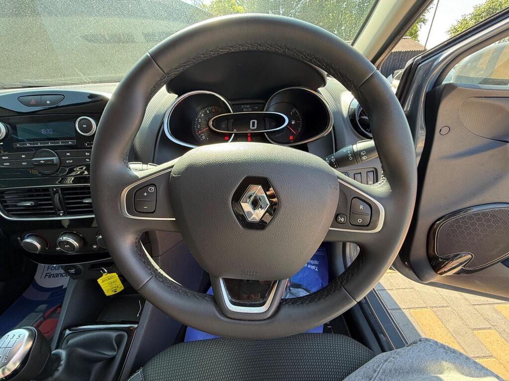 Renault Clio view 28
