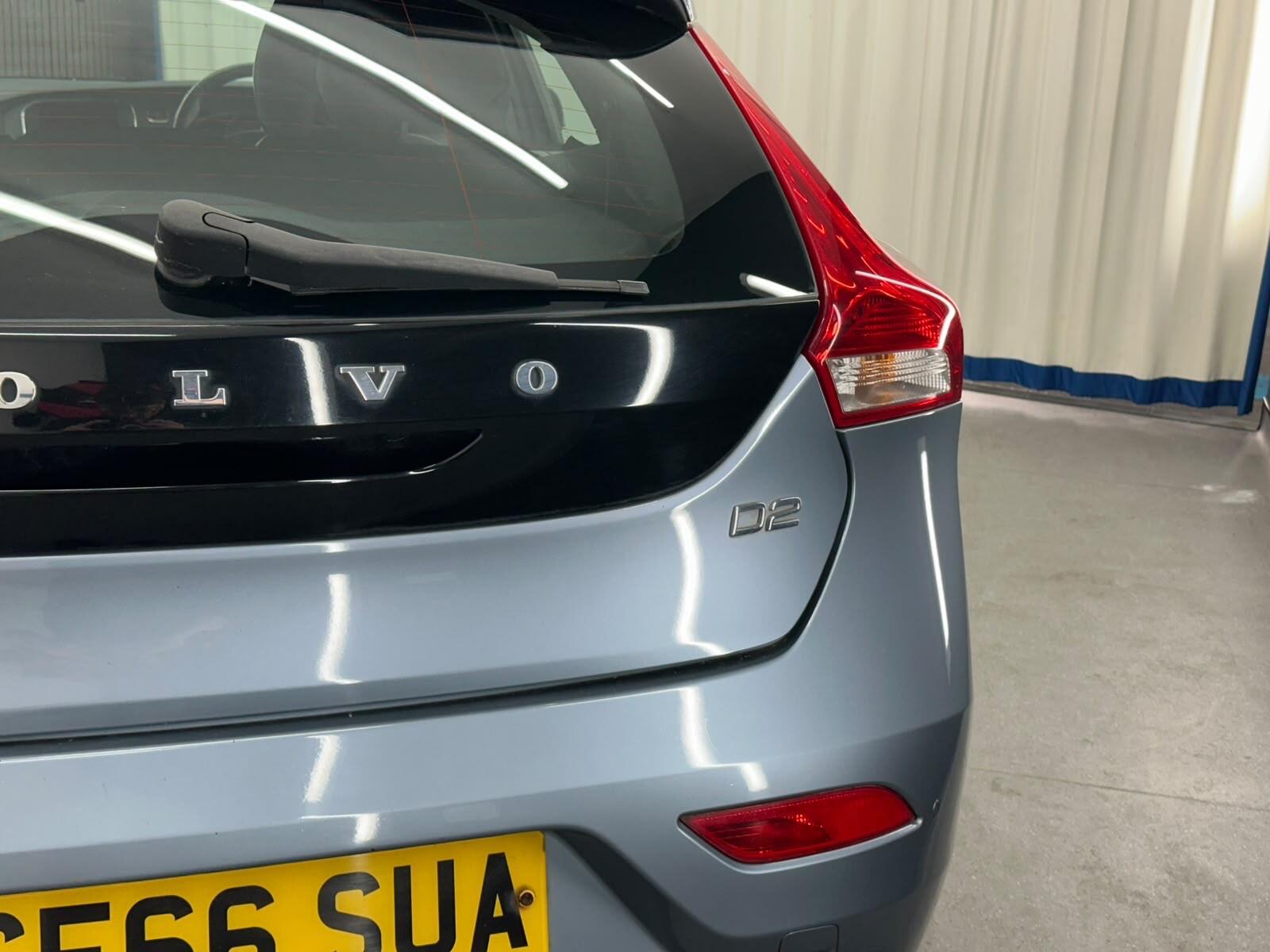 Volvo V40 view 11