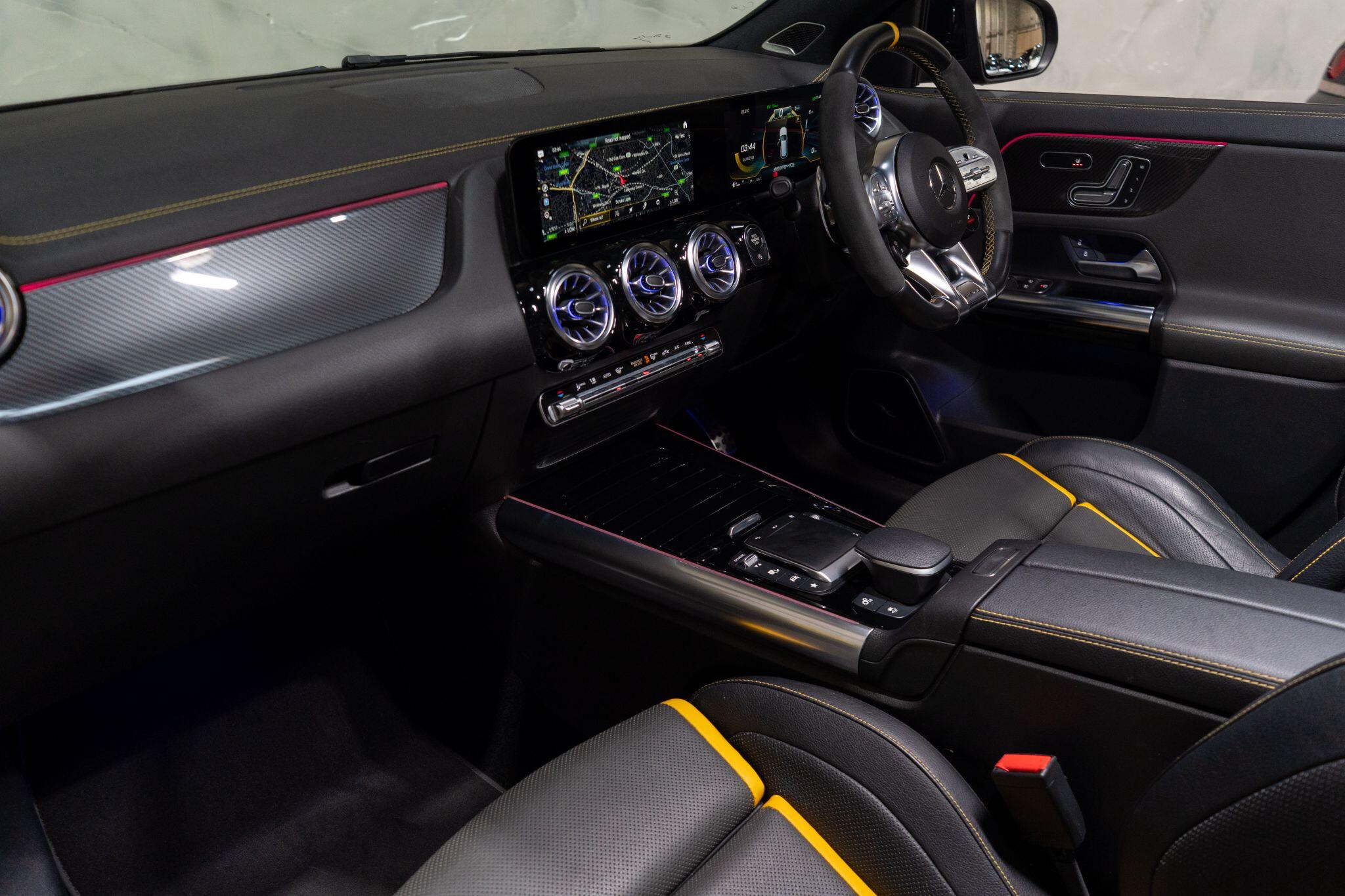 Mercedes-Benz Gla view 14