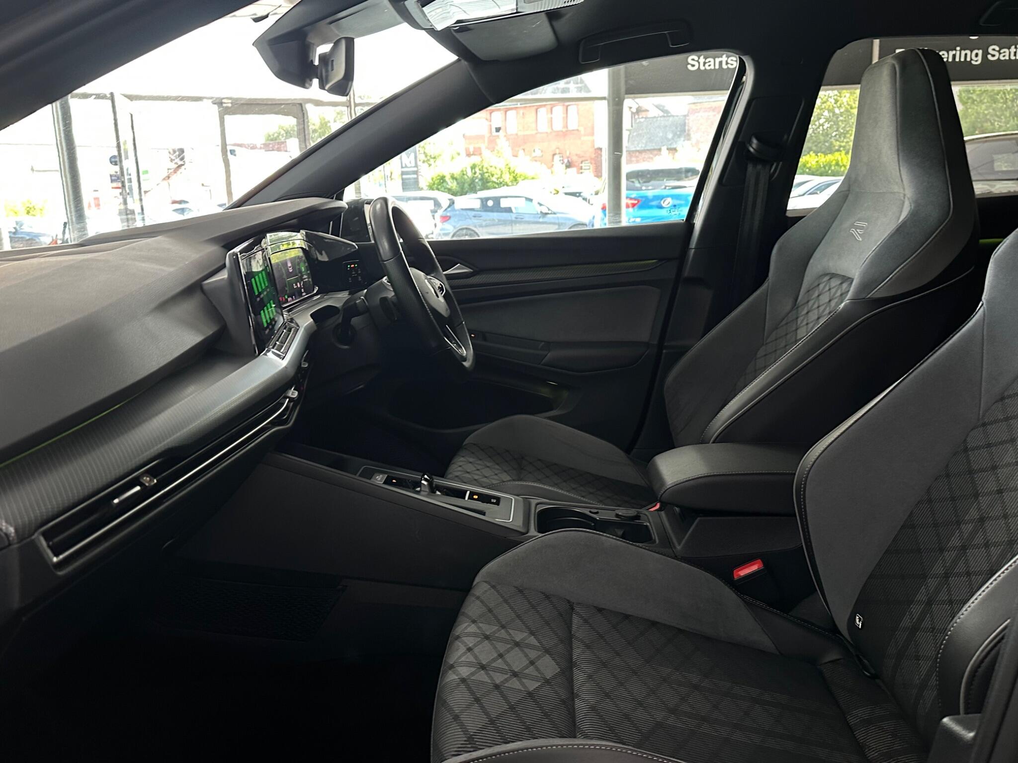 Volkswagen Golf view 40