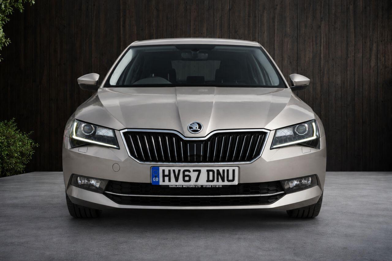 Skoda Superb view 7