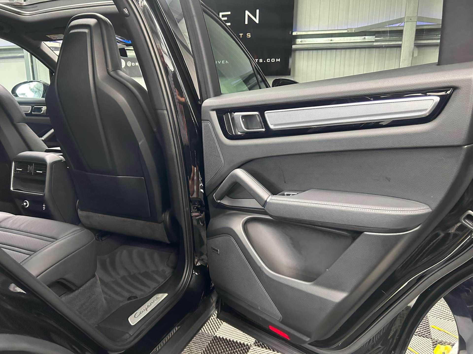 Porsche Cayenne view 29