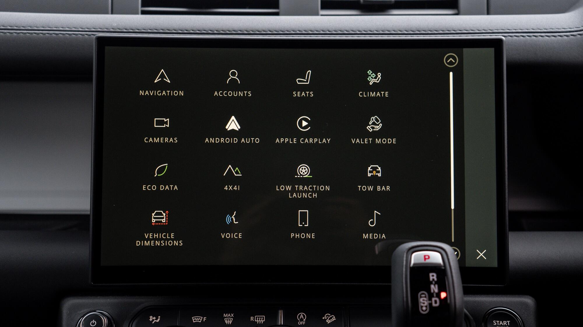 Land Rover Defender 110 view 22