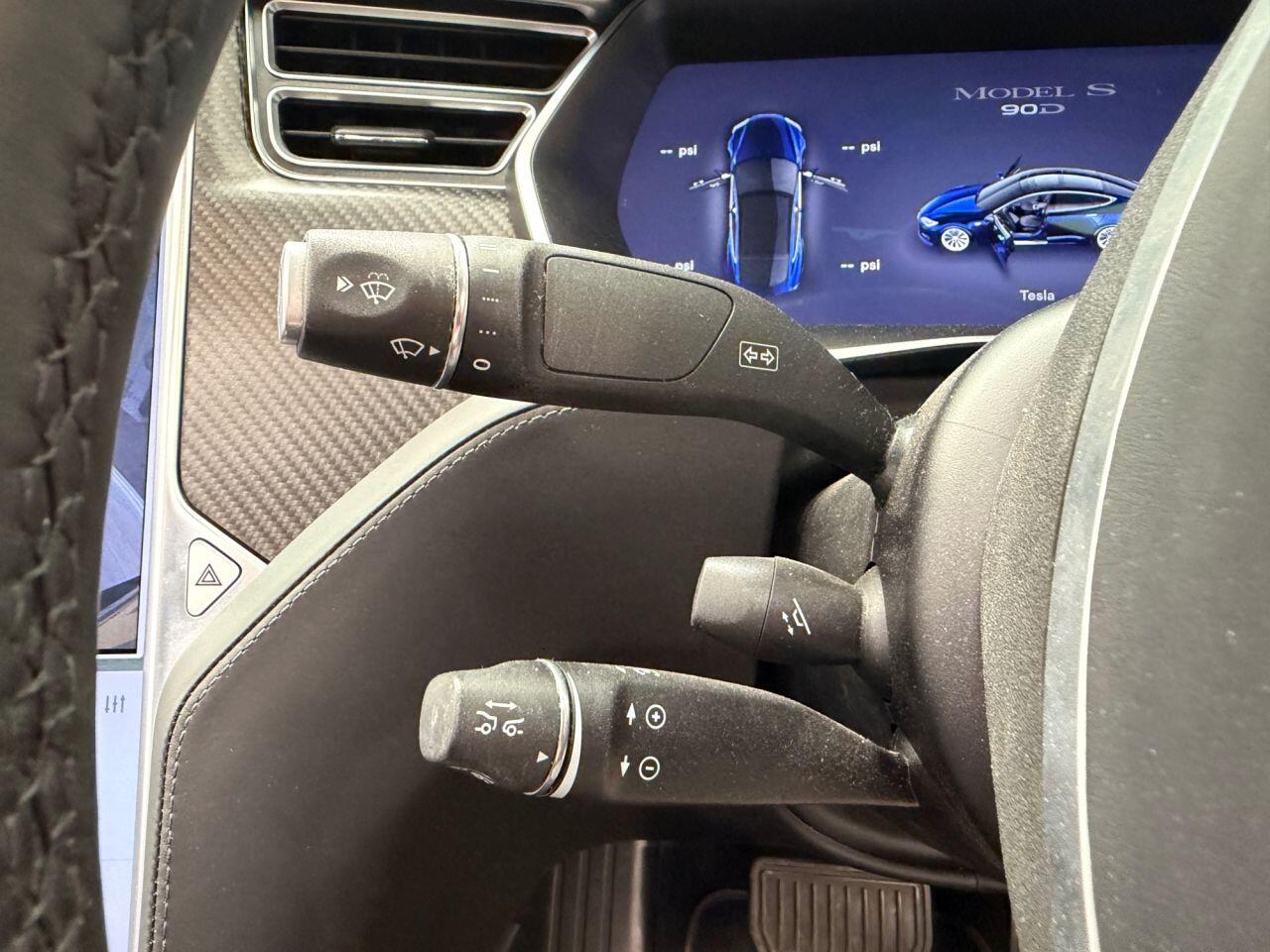 Tesla Model S view 44