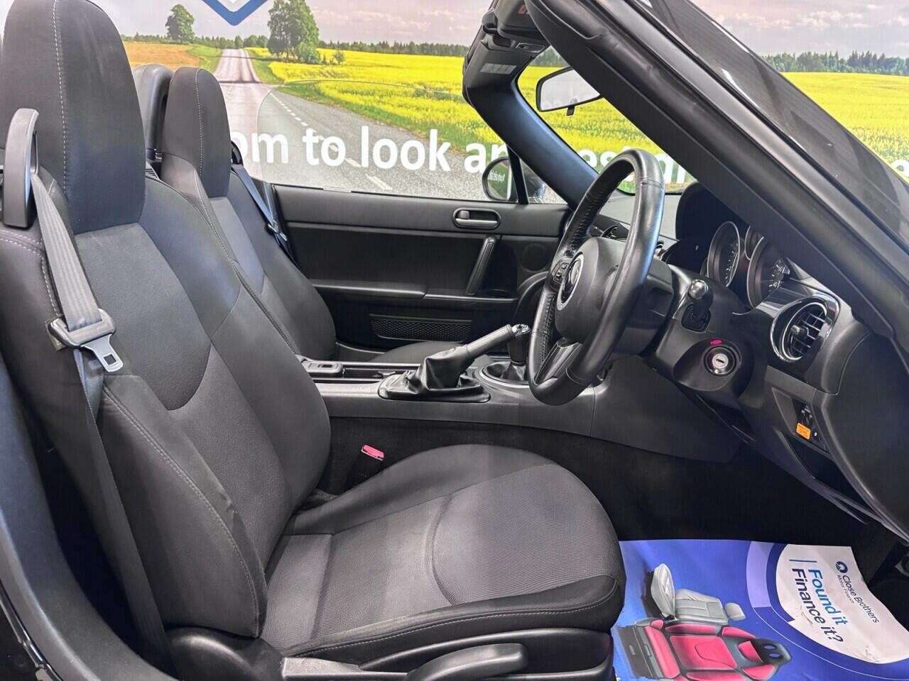 Mazda MX-5 view 14