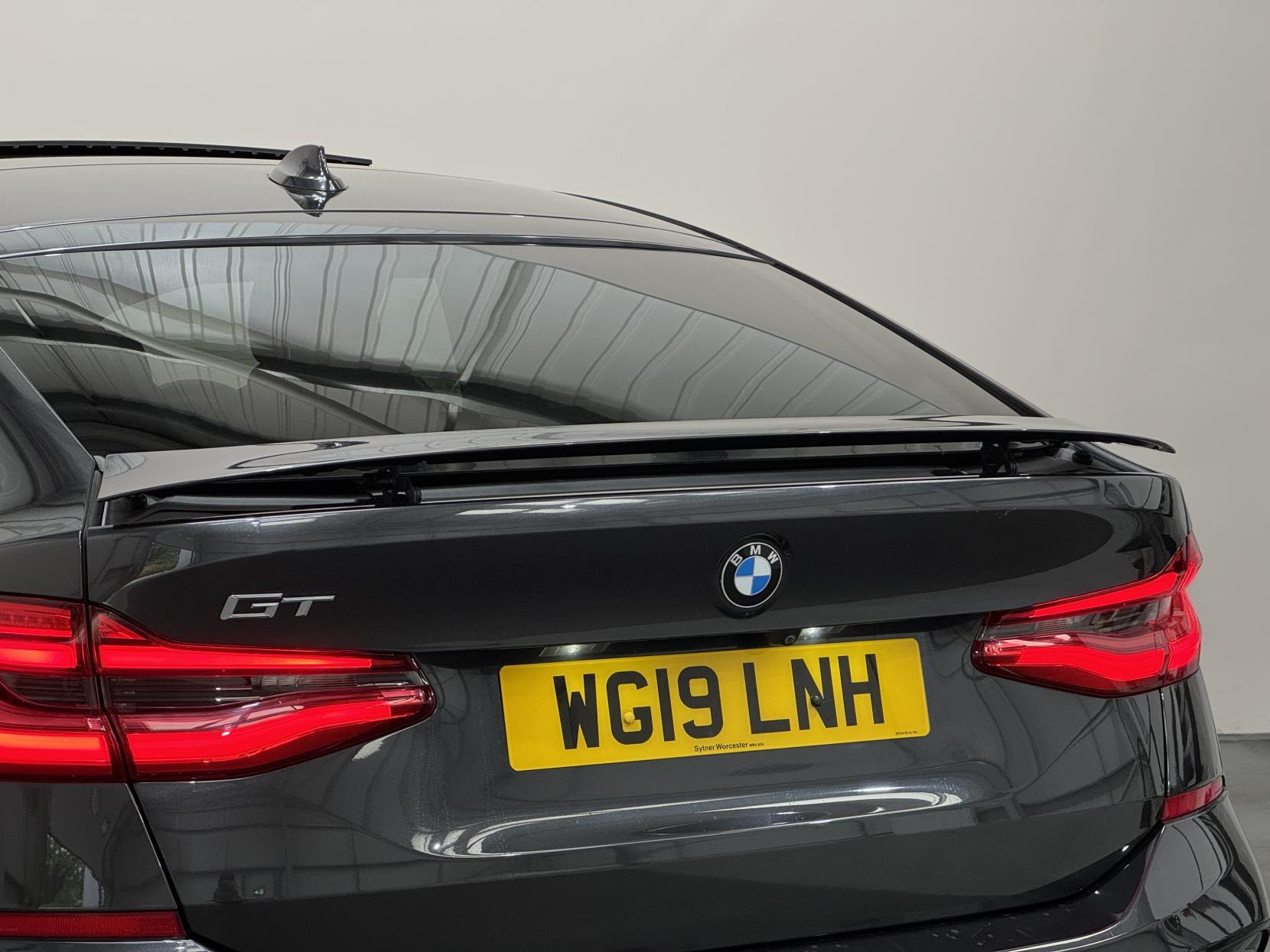 BMW 6 Series view 13