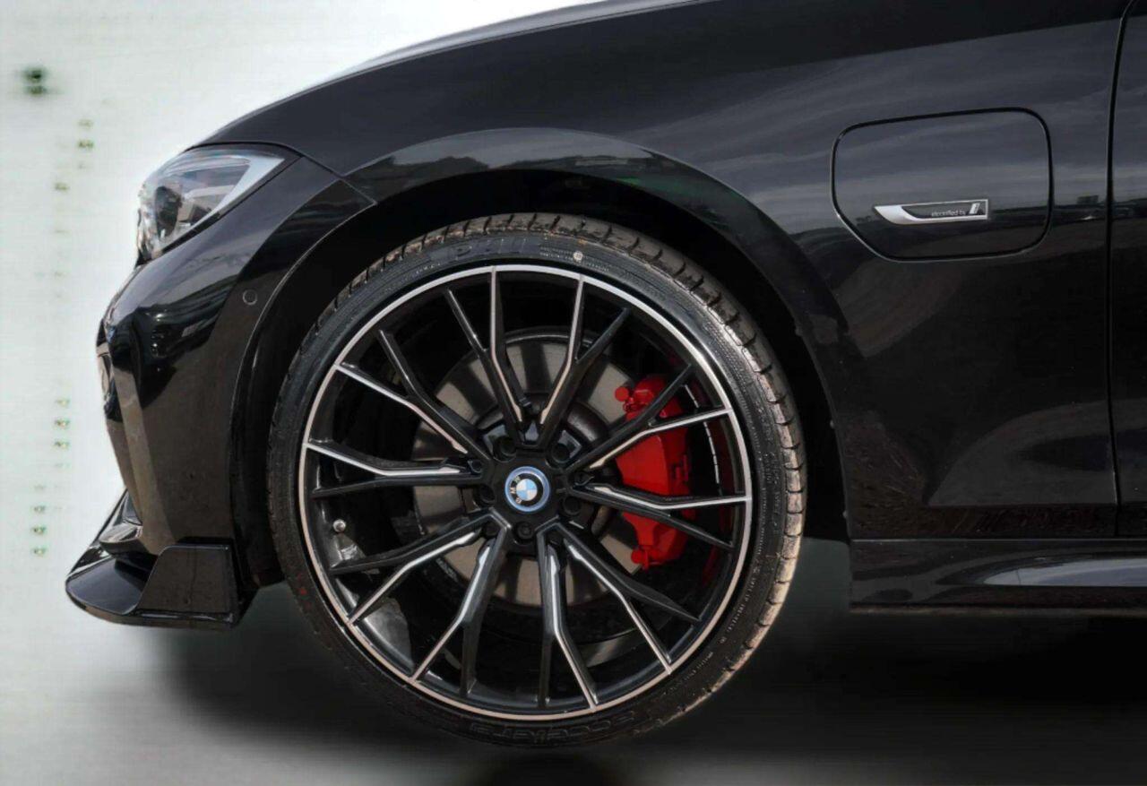 BMW 3 Series view 9