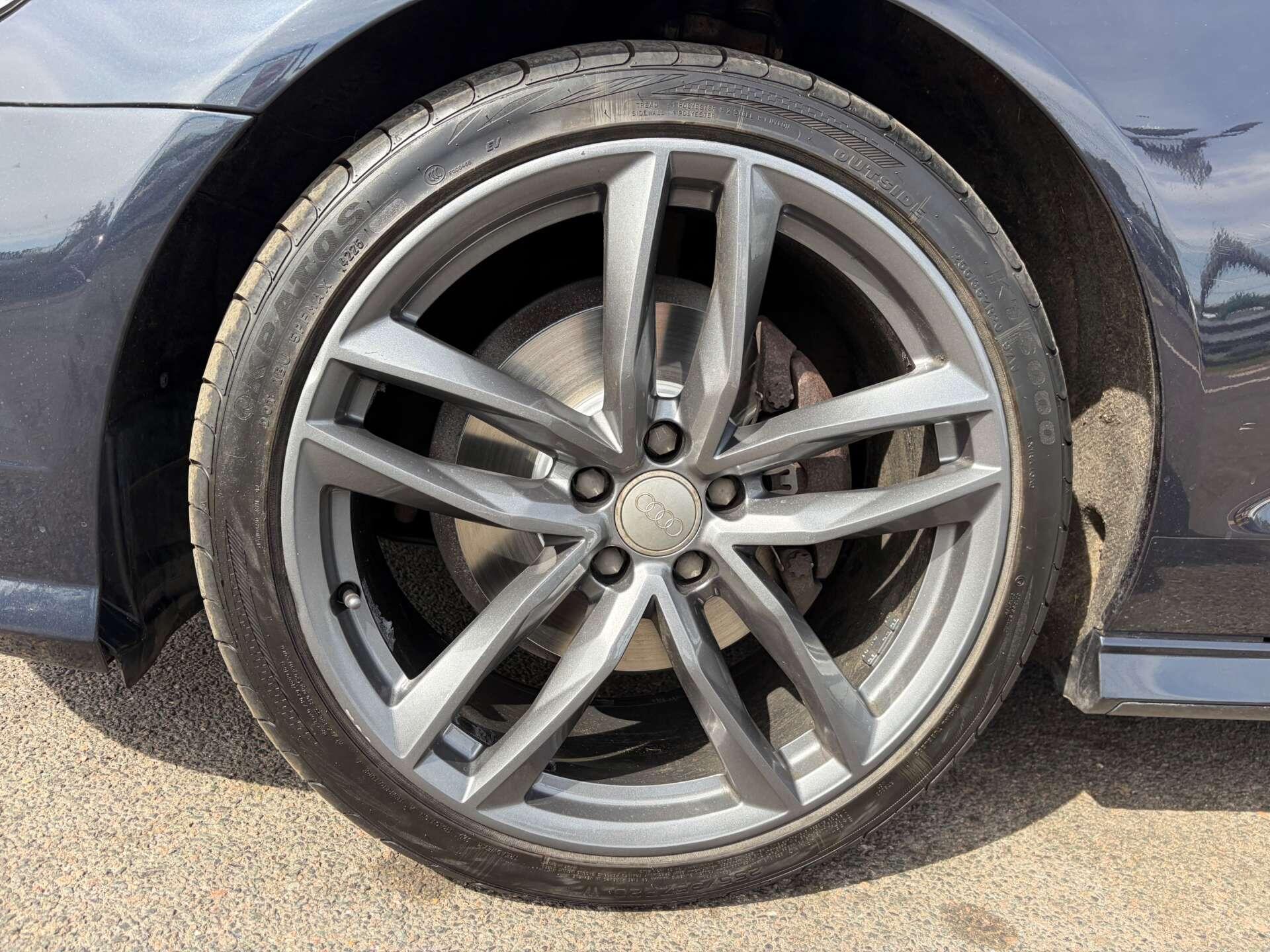 Audi A6 view 10