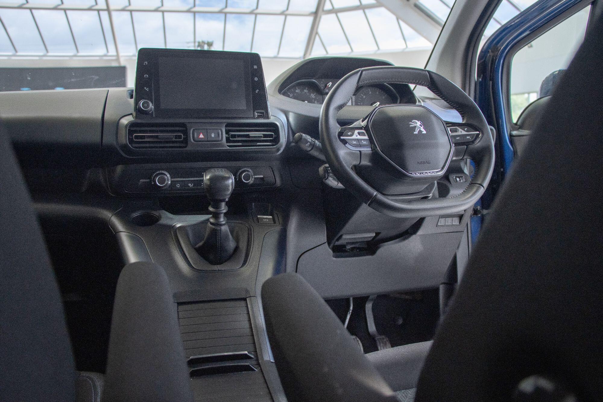 Peugeot Rifter view 2