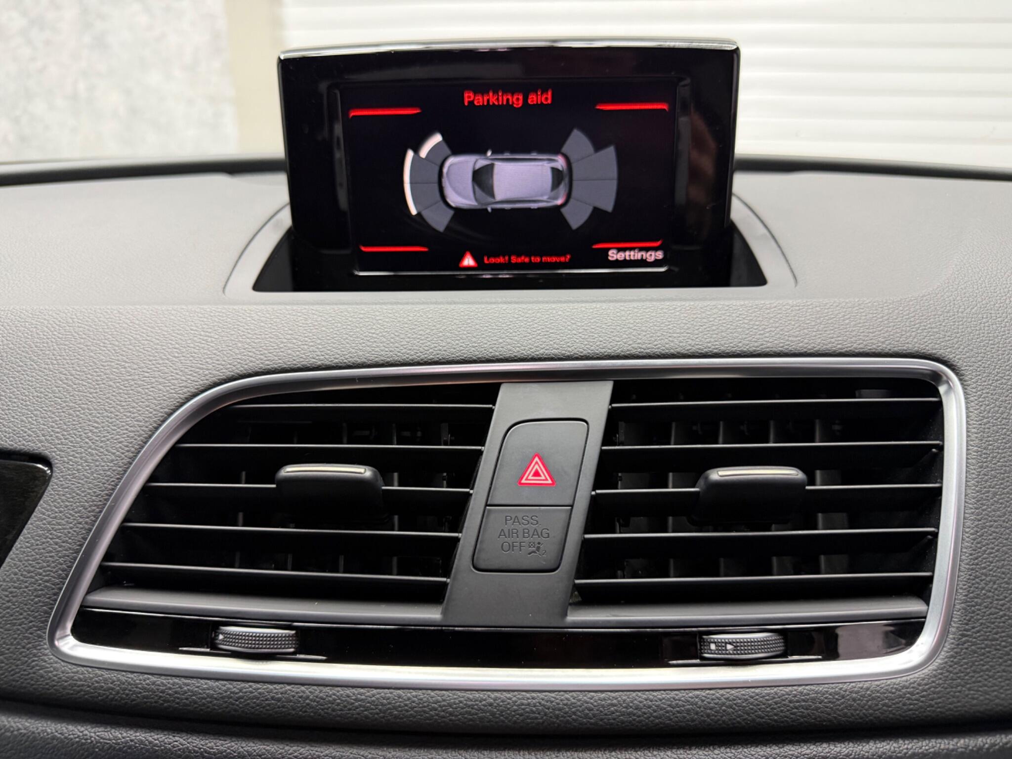 Audi Q3 view 15