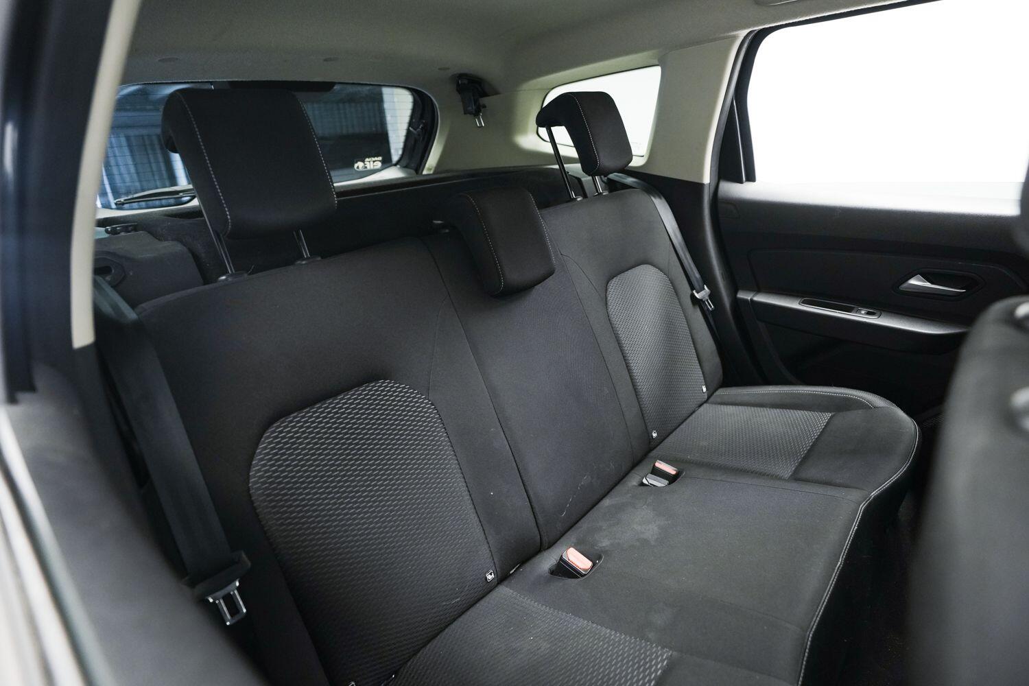 Dacia Duster view 11