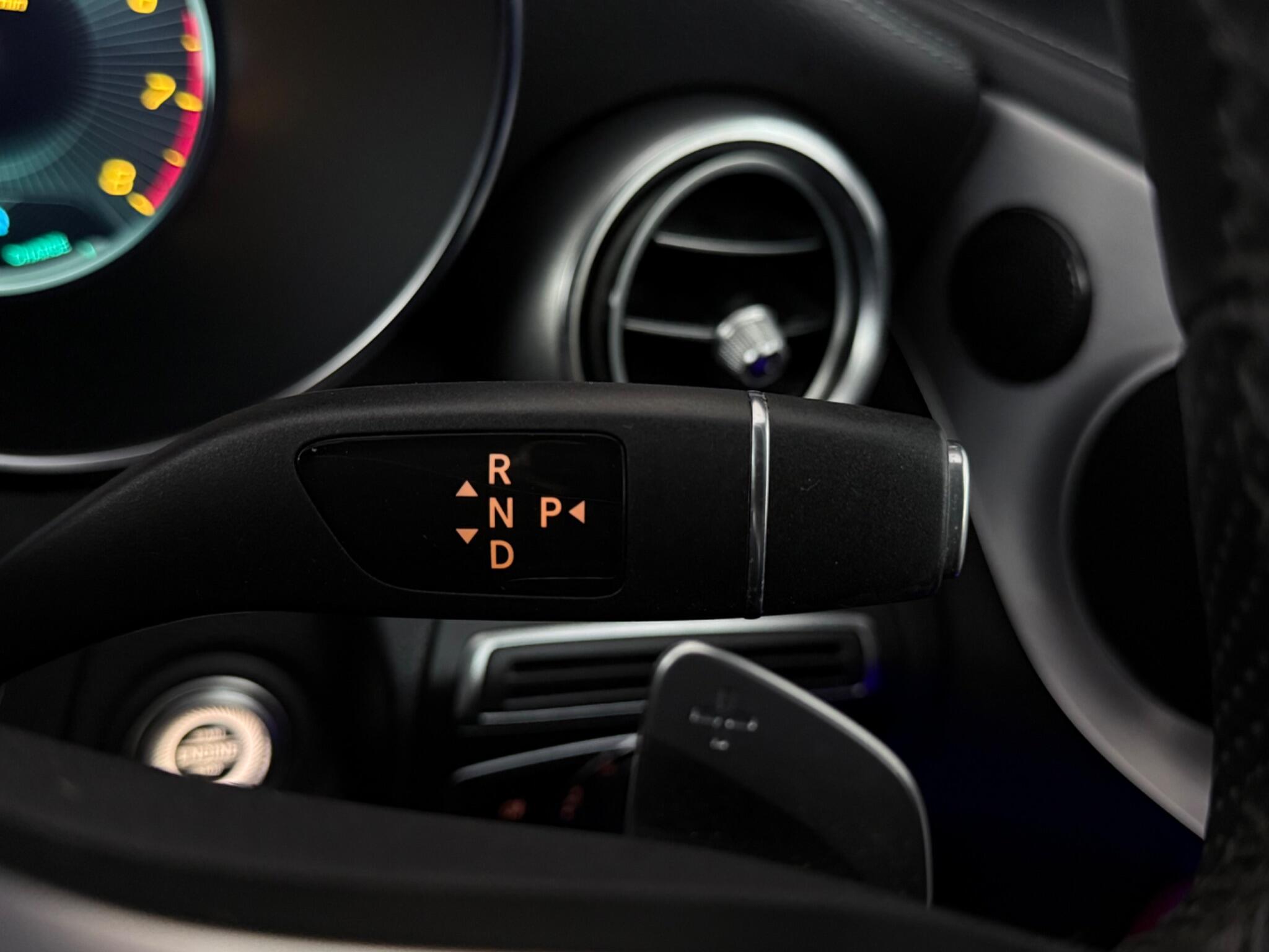 Mercedes-Benz C-Class view 19