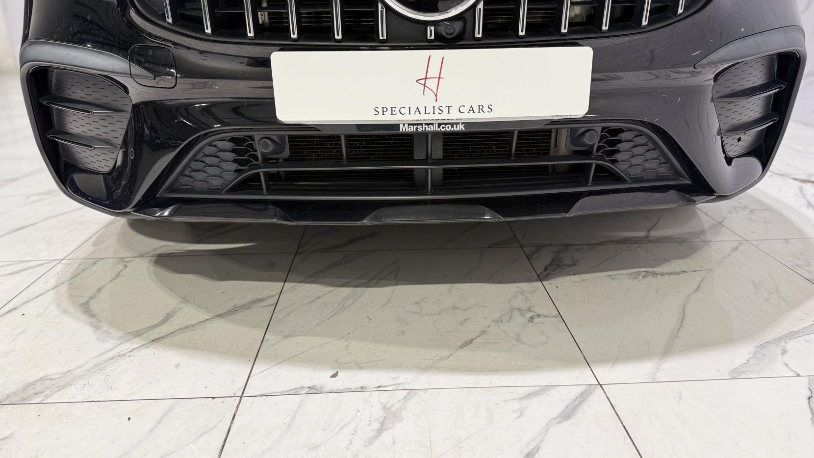 Mercedes-Benz GLB view 43