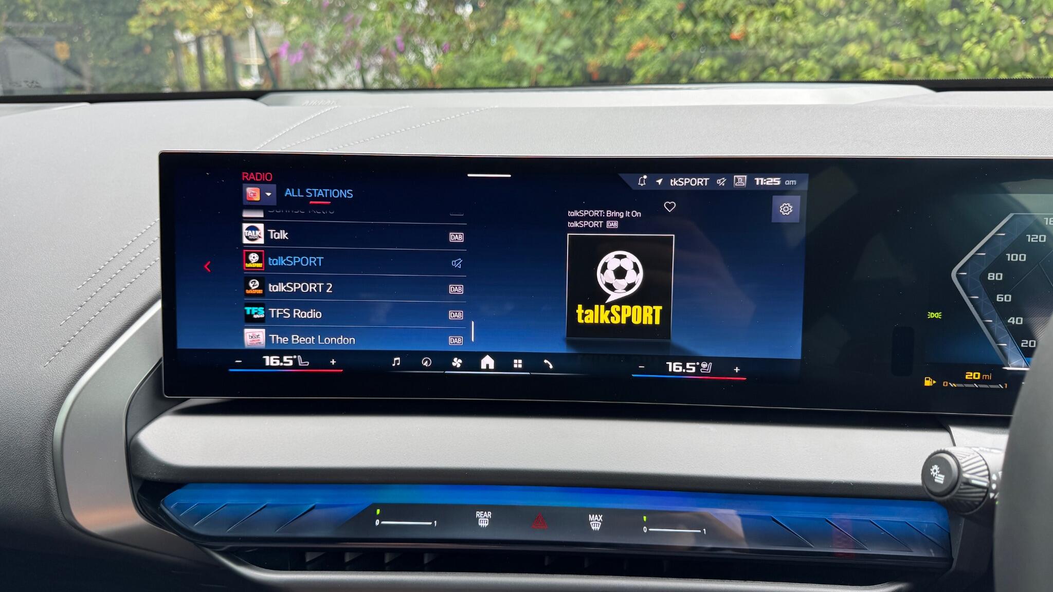 BMW X3 view 26