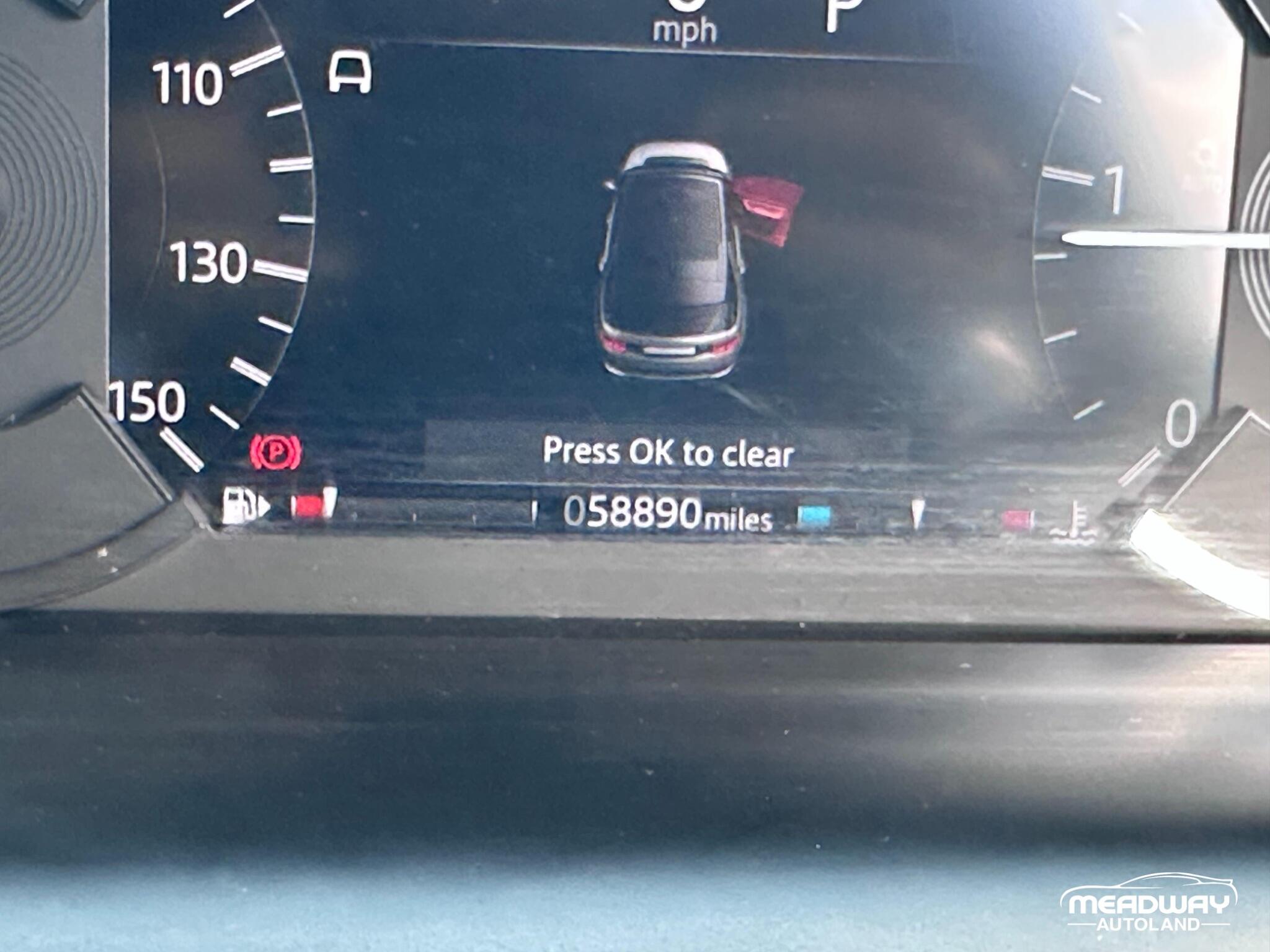 Land Rover Discovery Sport view 30