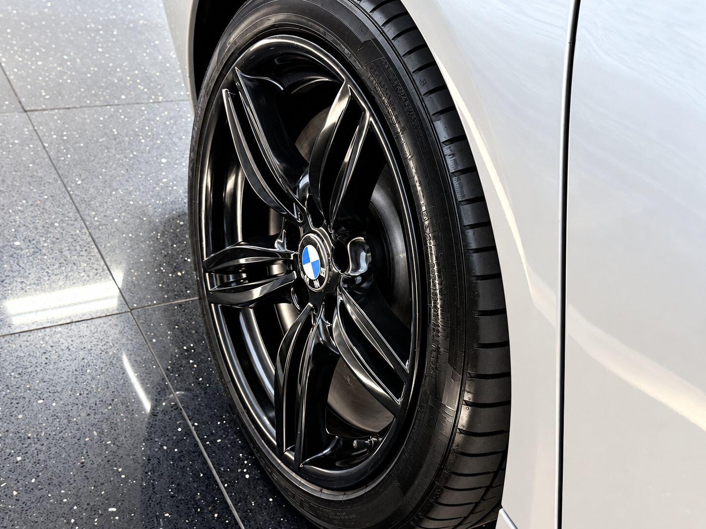BMW 5 Series view 64
