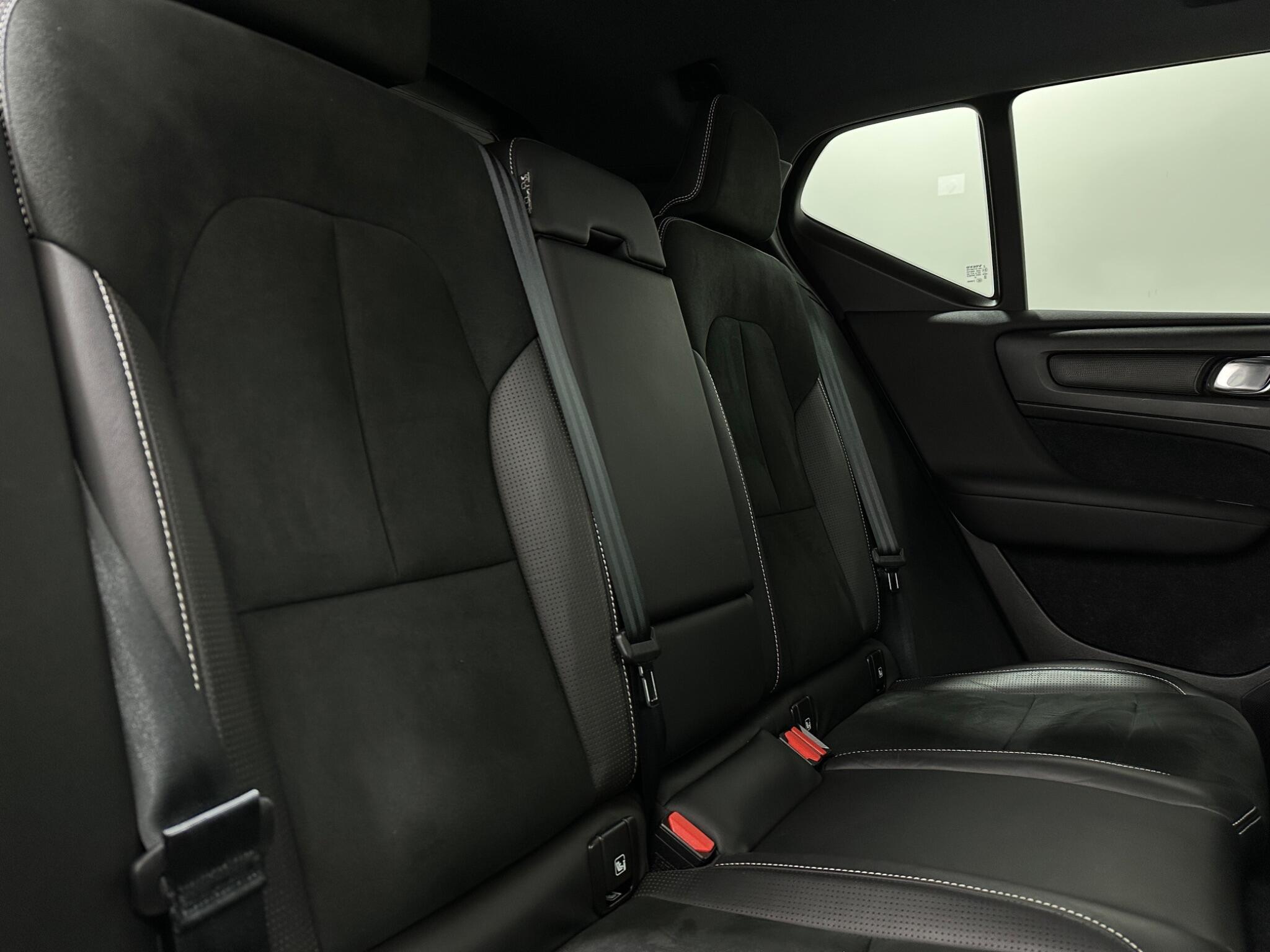 Volvo XC40 view 39