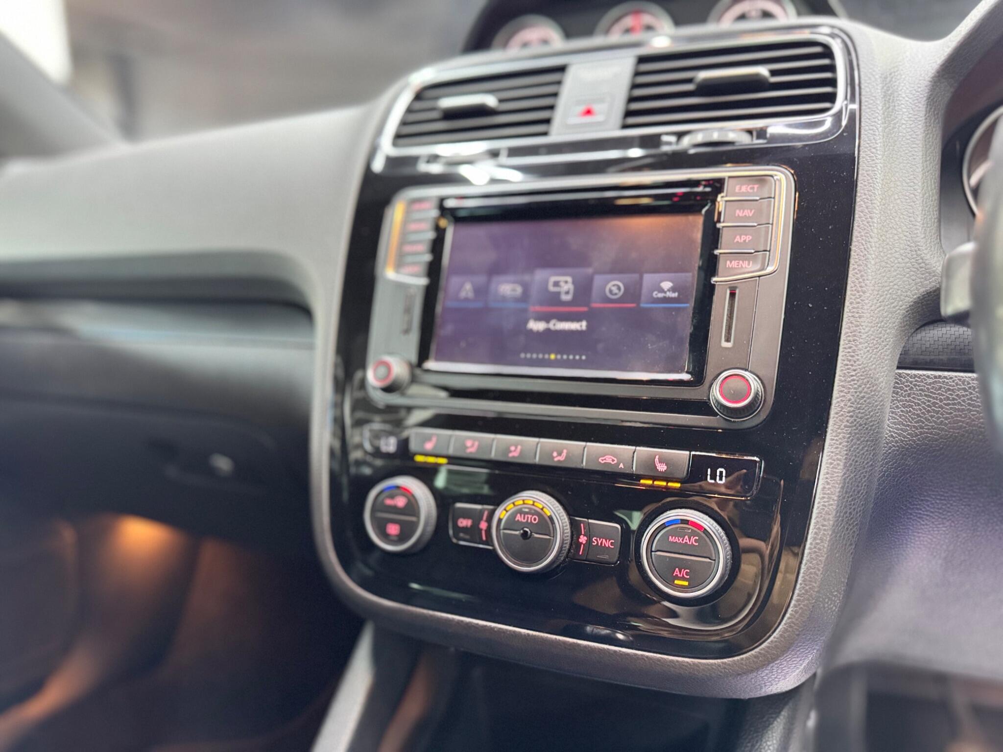Volkswagen Scirocco view 40