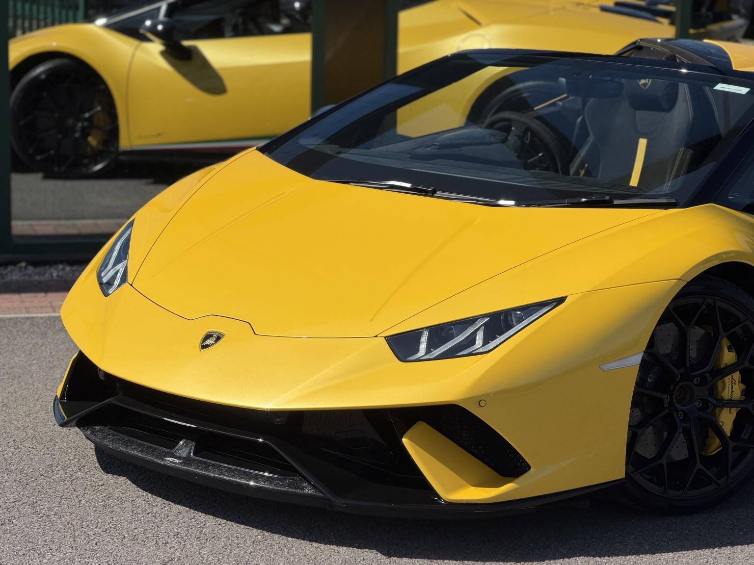 Lamborghini Huracan view 25