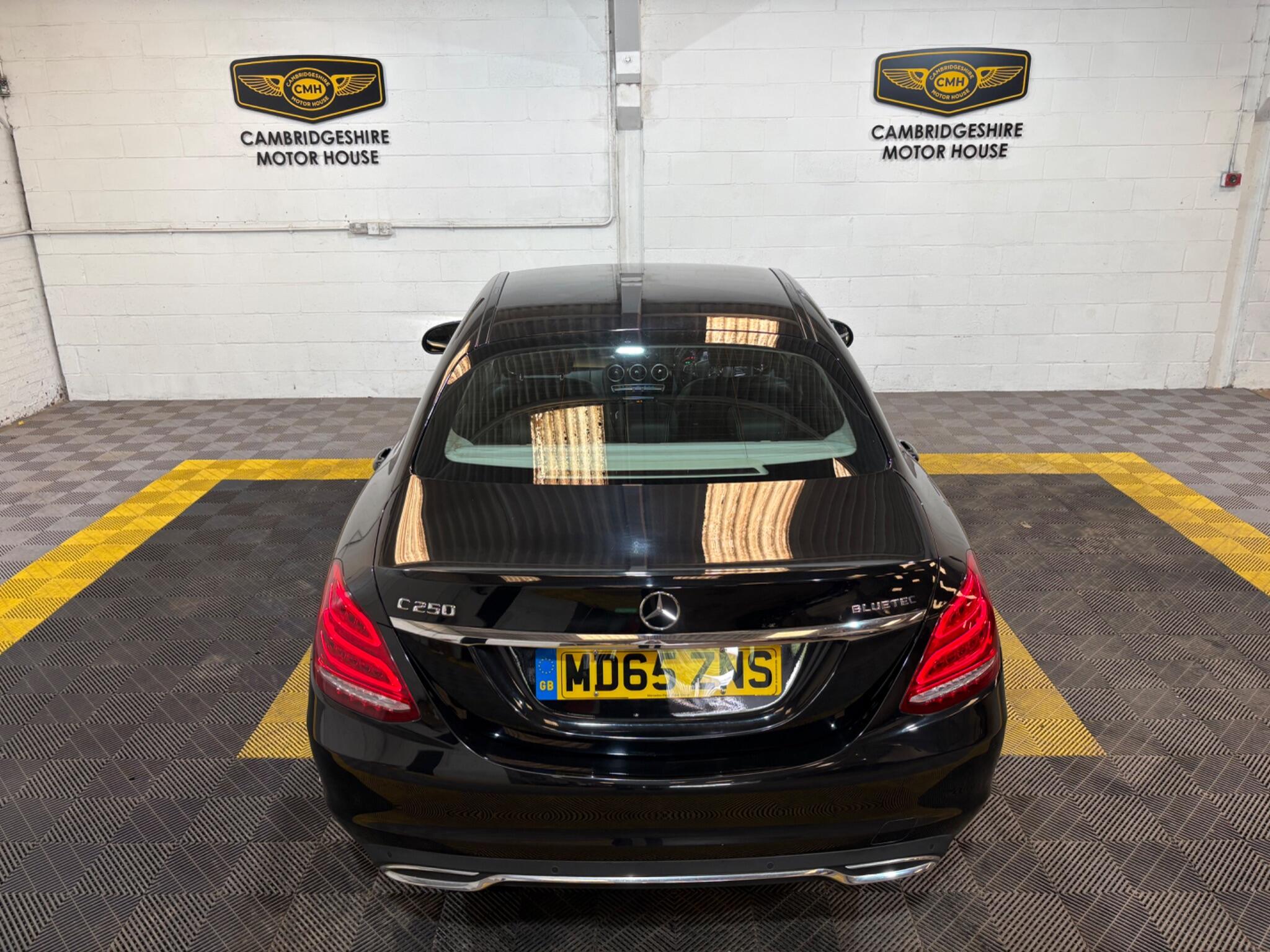 Mercedes-Benz C Class view 70