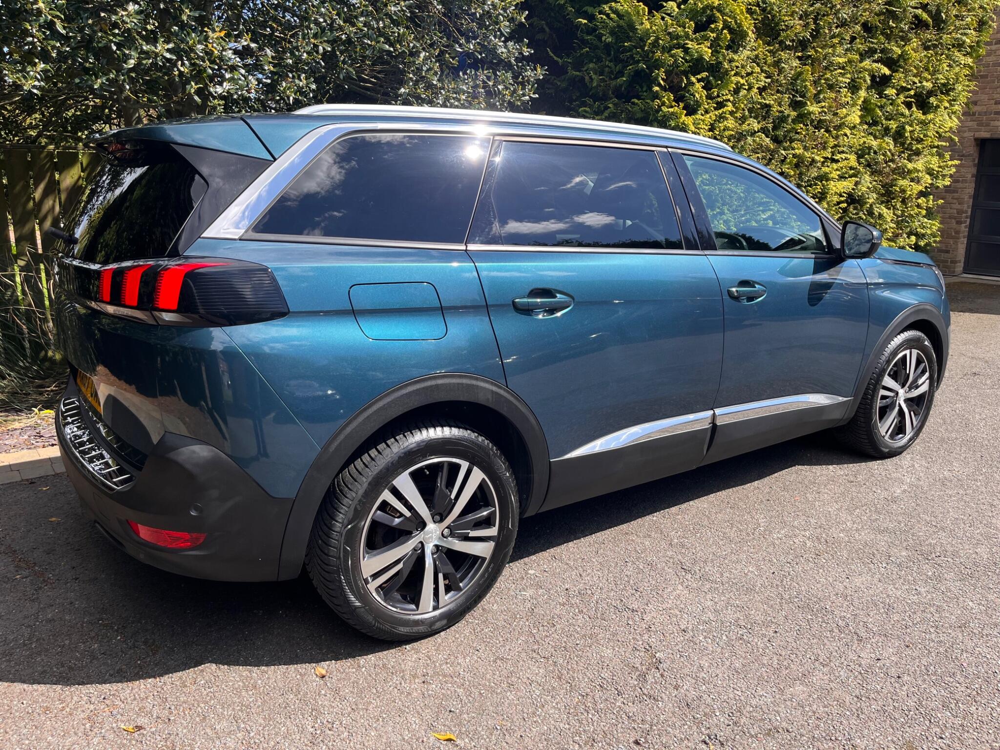 Peugeot 5008 view 16