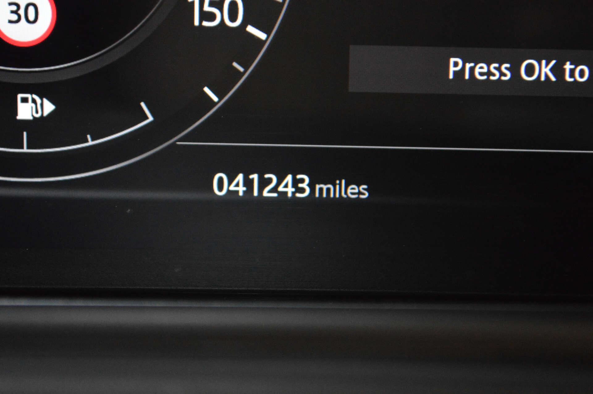 Land Rover Range Rover Velar view 38