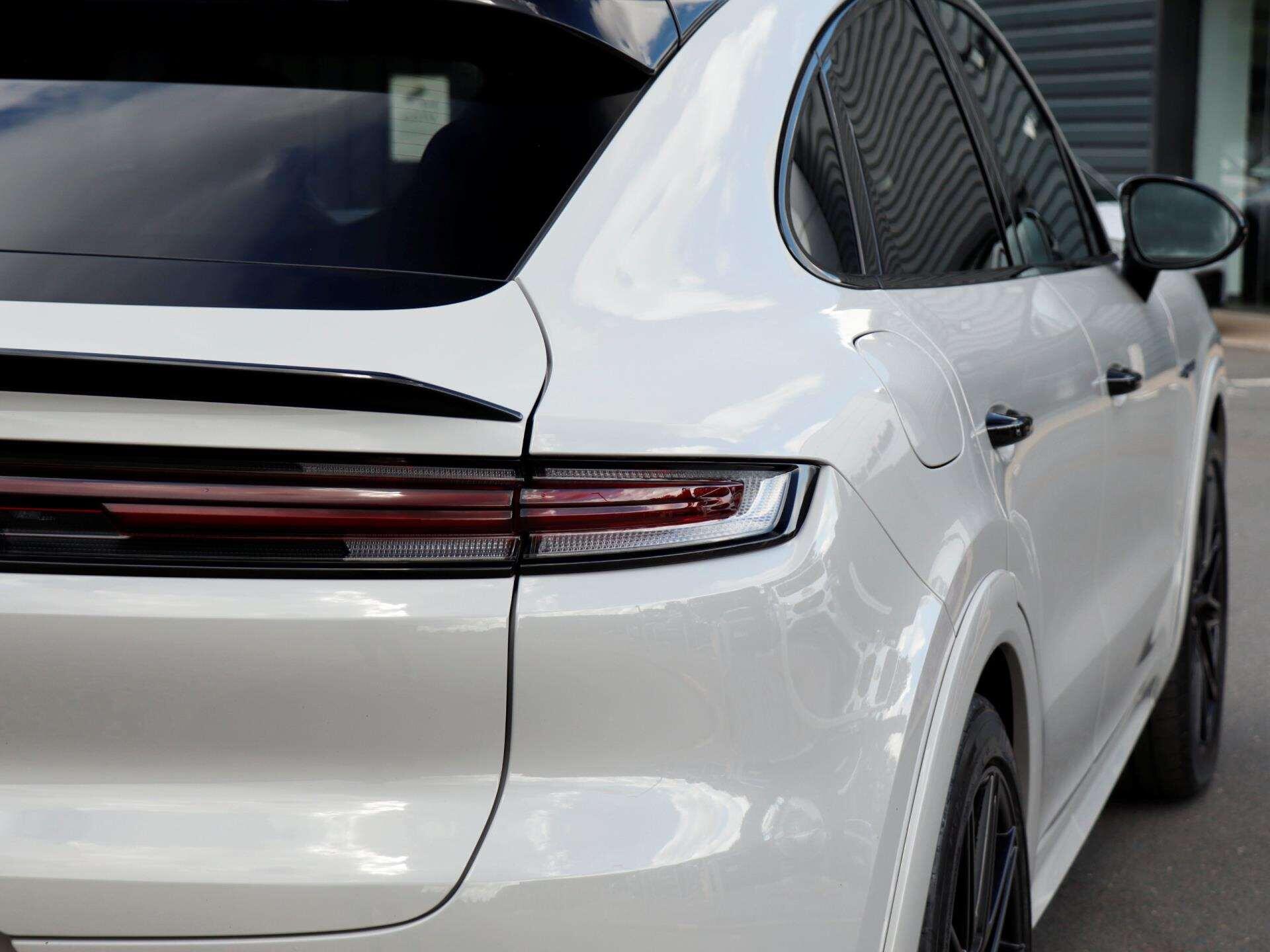 Porsche Cayenne view 35