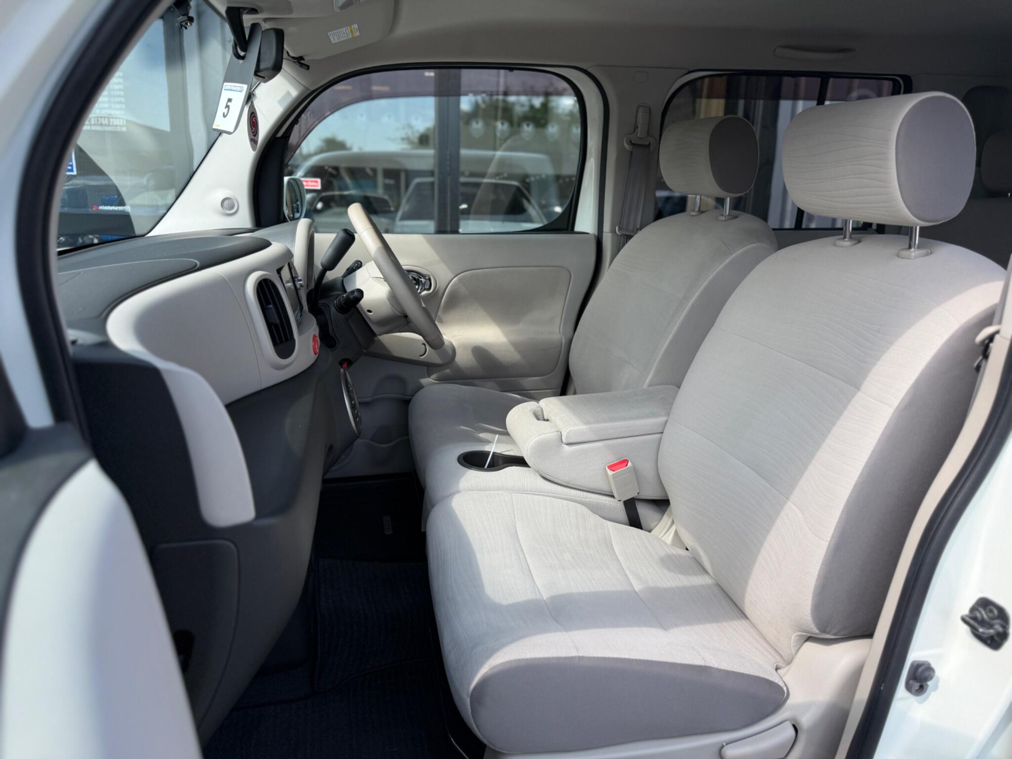 Nissan Cube view 33