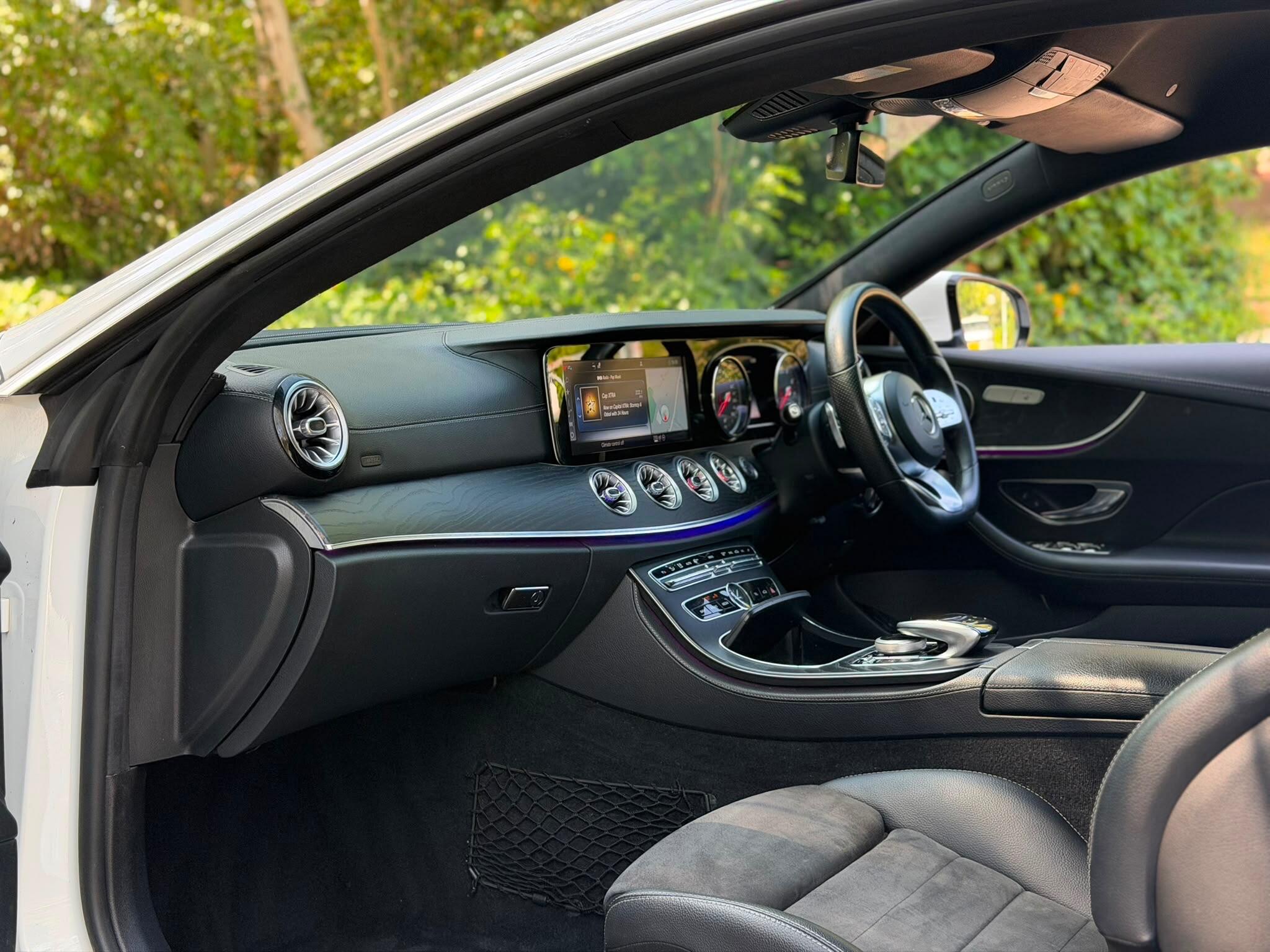 Mercedes-Benz E-Class view 12