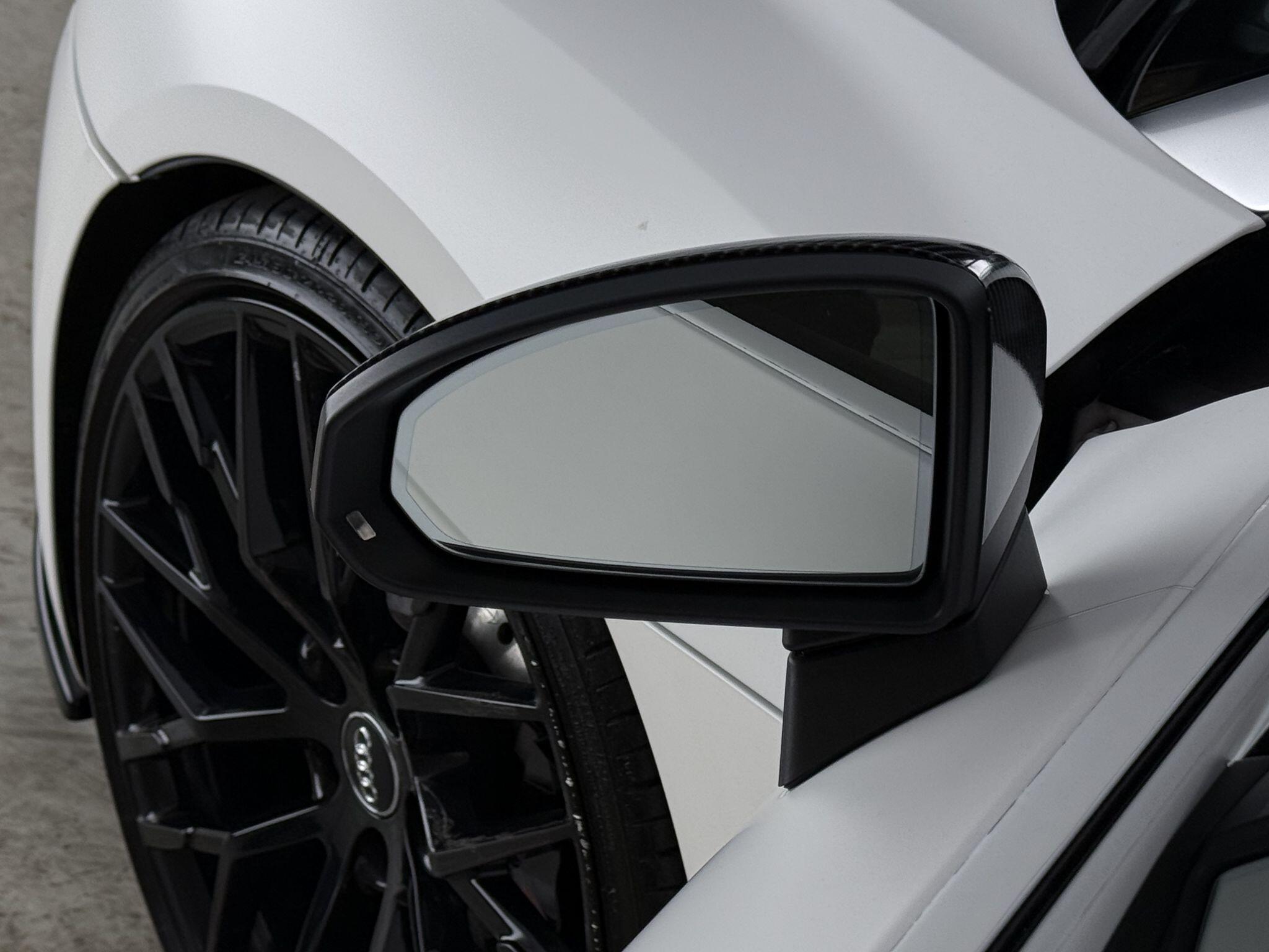 Audi R8 view 70