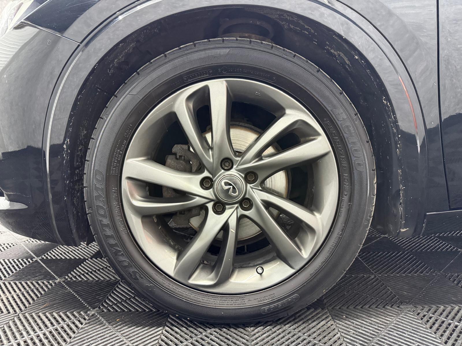 Infiniti Q30 view 22